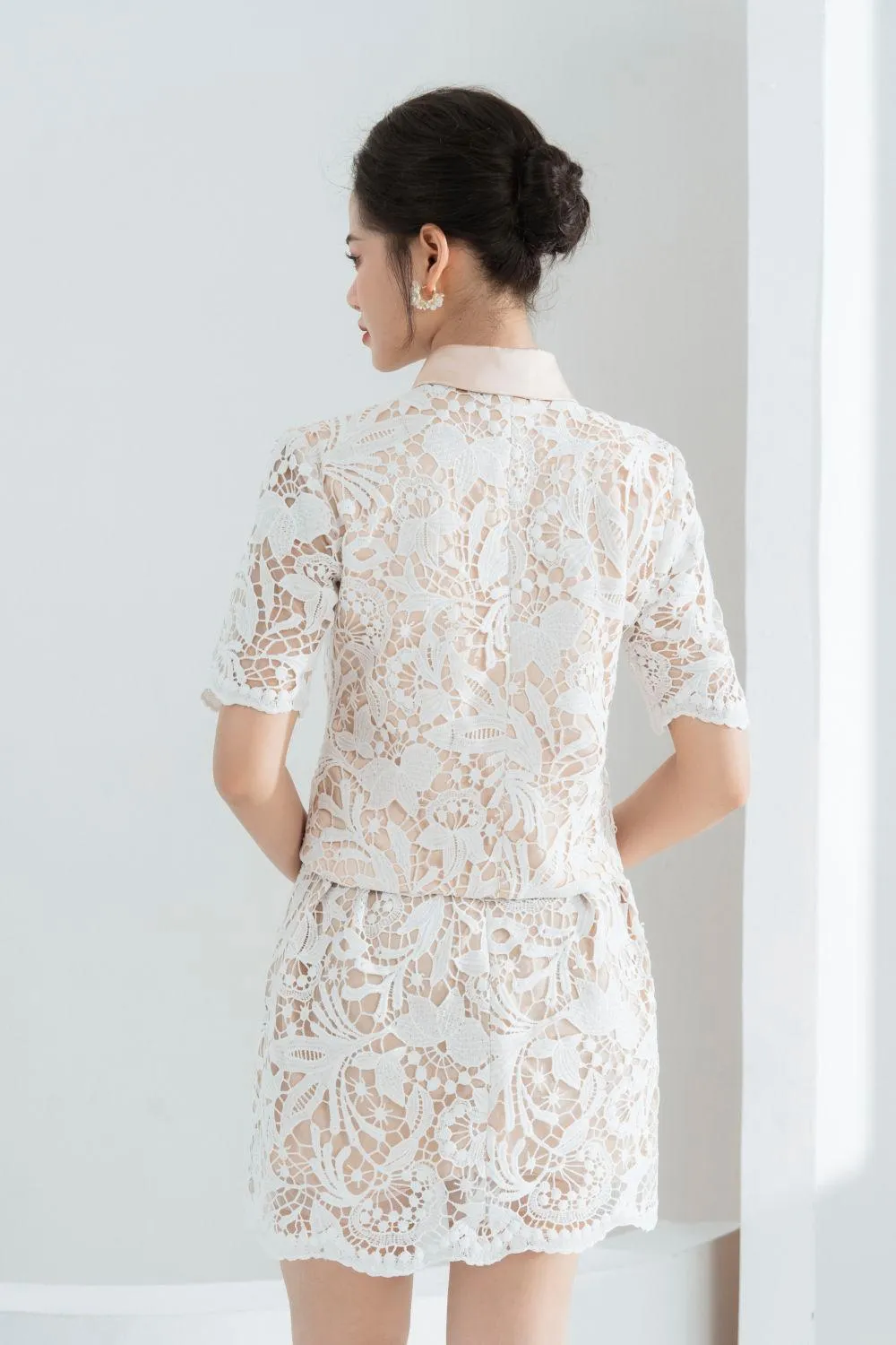 Wendy Straight Pointed Flat Collar Lace Shirt