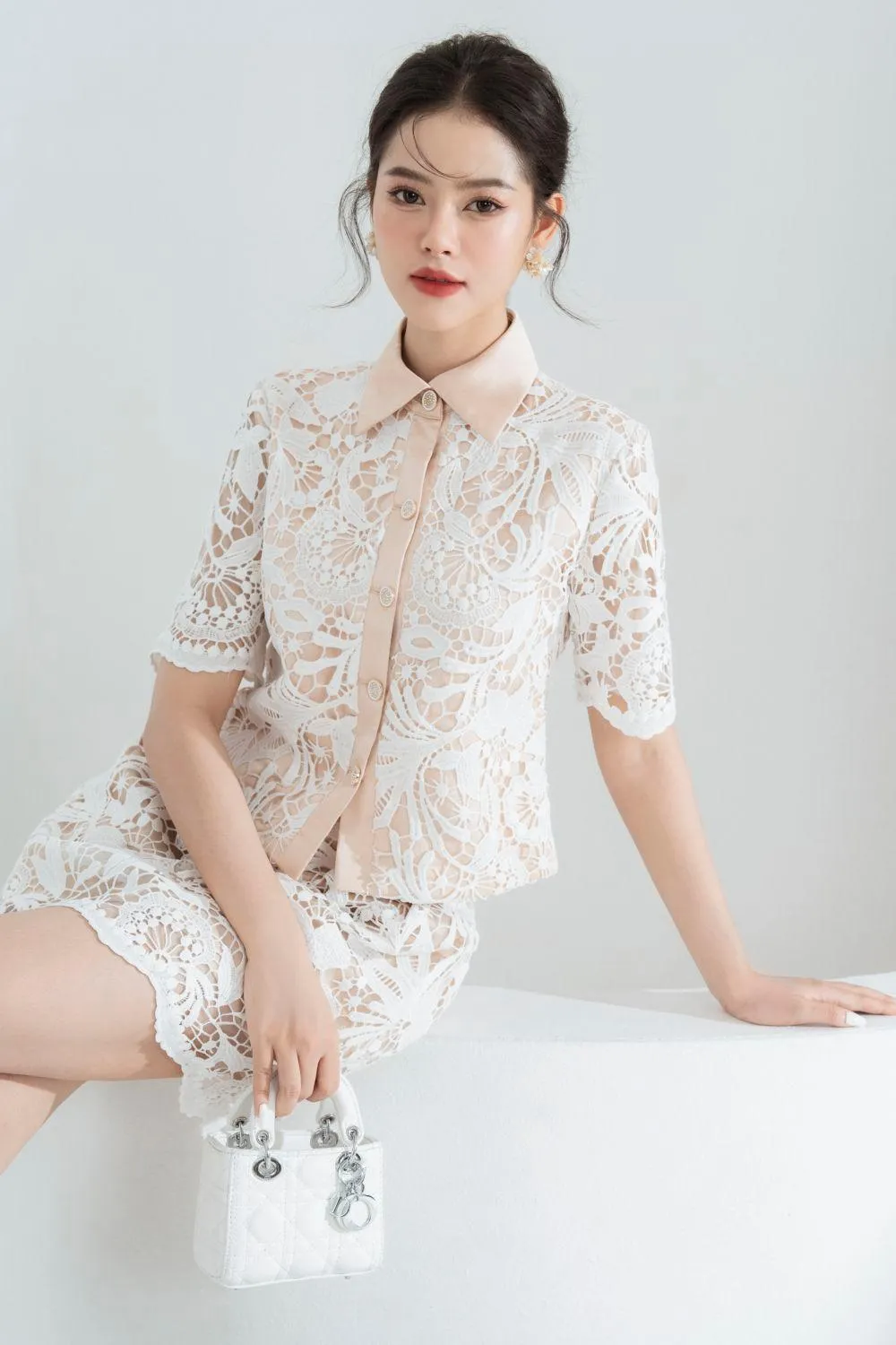 Wendy Straight Pointed Flat Collar Lace Shirt