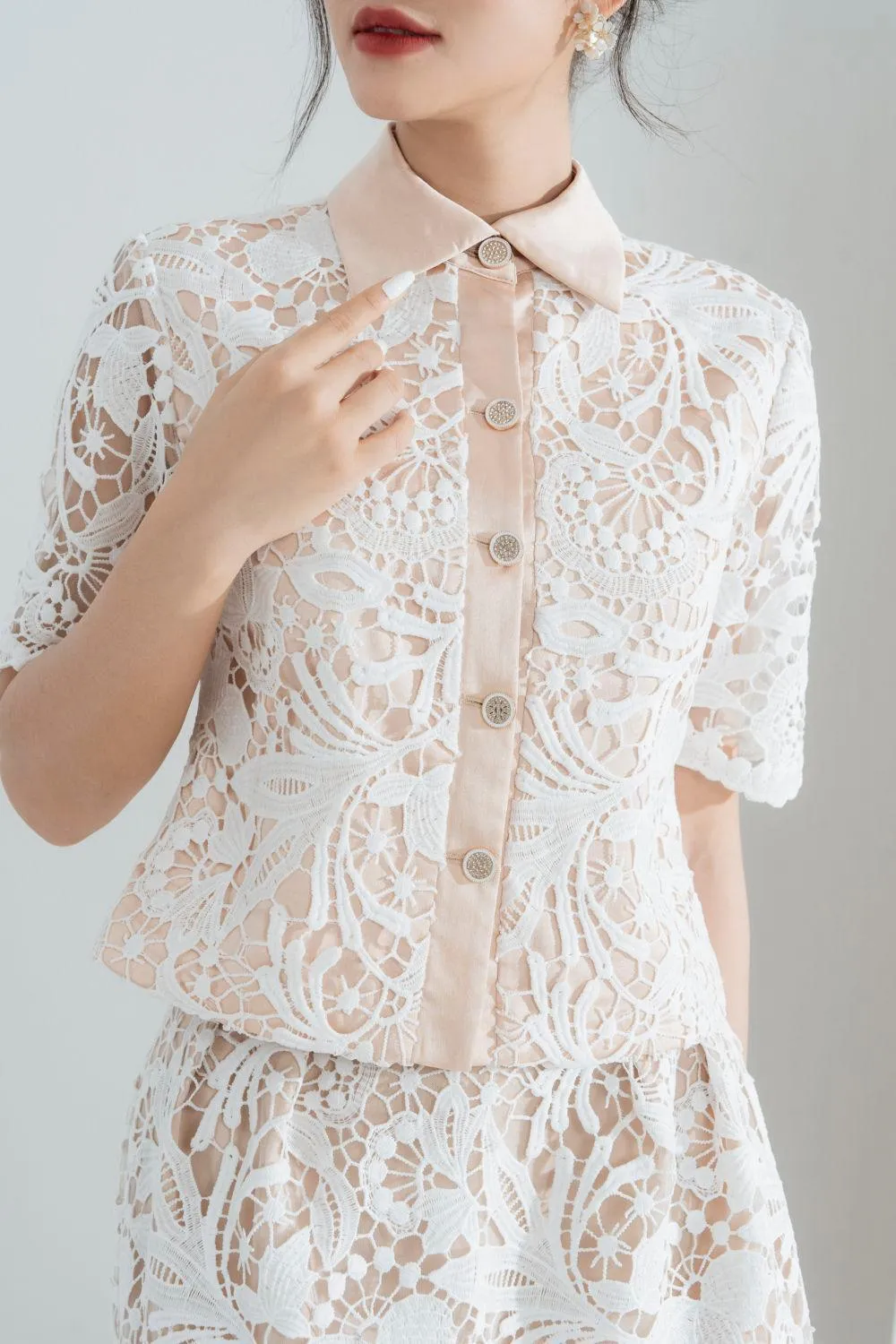 Wendy Straight Pointed Flat Collar Lace Shirt